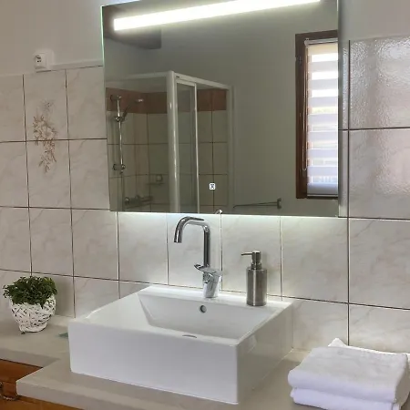 Holiday home Renove Avec Jardin, Terrasse, Equipement Fitness Et Proche Centre-ville - Fr-1-585-88 Bar-le-Duc